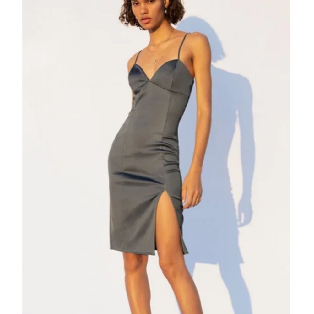 Wilfred Fresca Dress Women 4 Elegant Charcoal Satin V-Neck Slit Cocktail